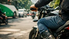 Cara mengendarai motor kopling agar tidak mudah mati saat mulai jalan