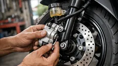 Kenapa cek rem motor rutin itu penting agar perjalanan tetap aman