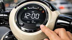 Cara mengatur jam digital Scoopy yang kembali ke 12:00 setelah aki dilepas